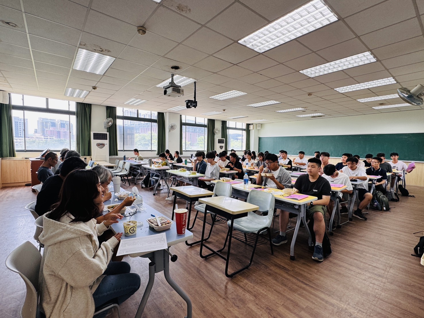 114學年度大學部新生座談(另開新視窗)