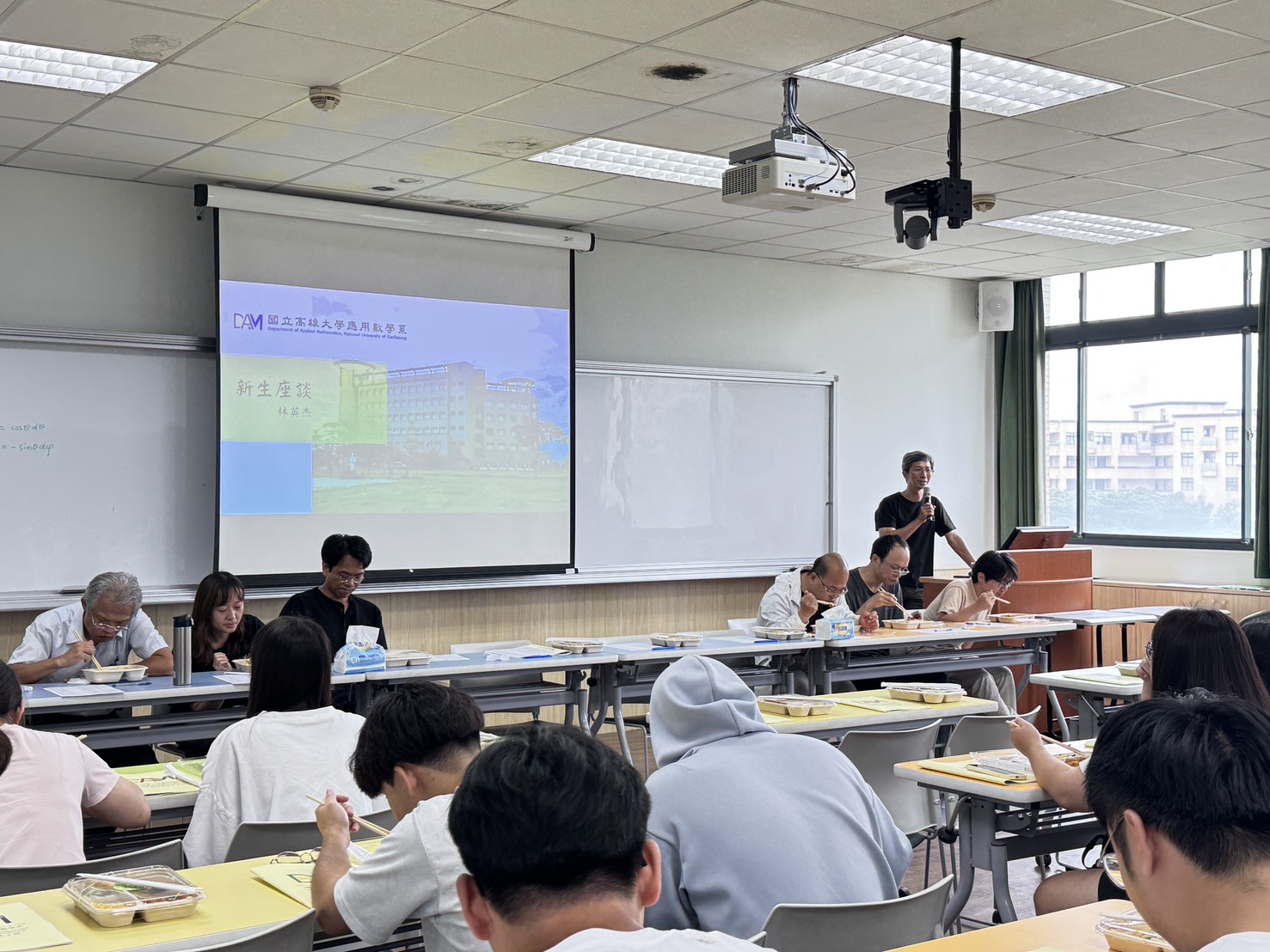 115學年度大學部新生座談另開新視窗